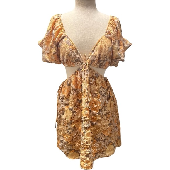 Forever 21 Yellow Floral Open Back Dress Size Small - Picture 1 of 5